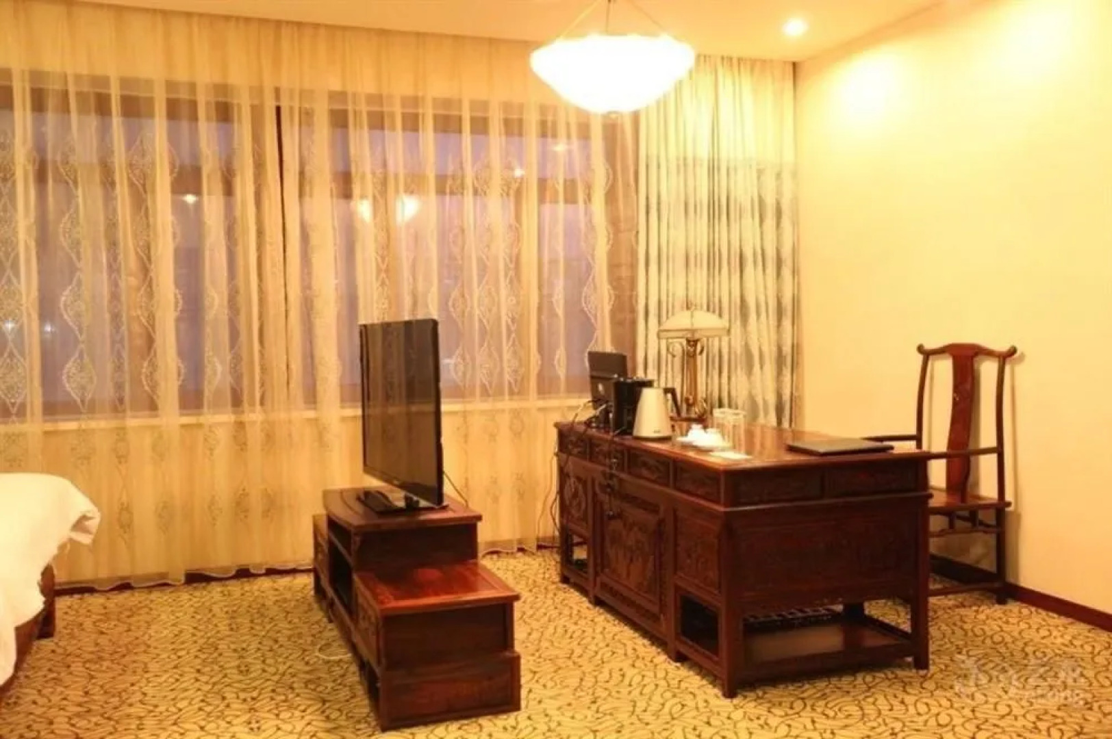 Qingdao Zhongyang Business Hotel