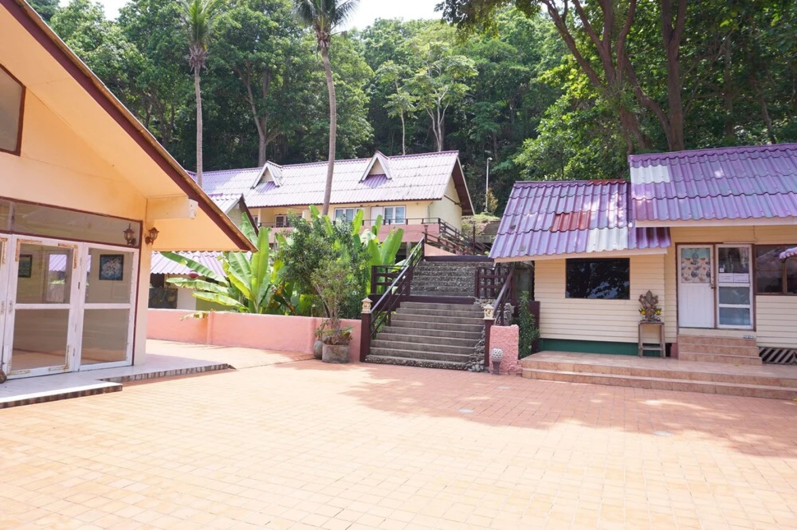 Yaravee Beach and Resort