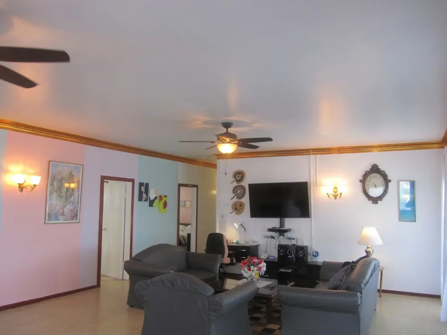 Captain Cook Apartments