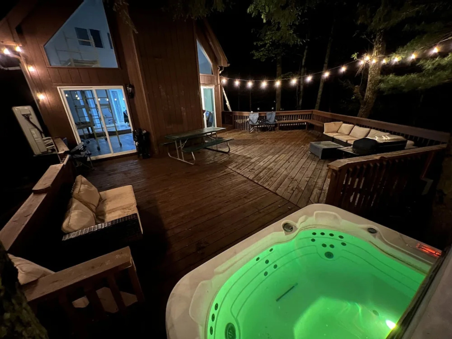 Luxury Family Escape Hottub/sauna/billiard/pool 4 Bedroom Home by RedAwning