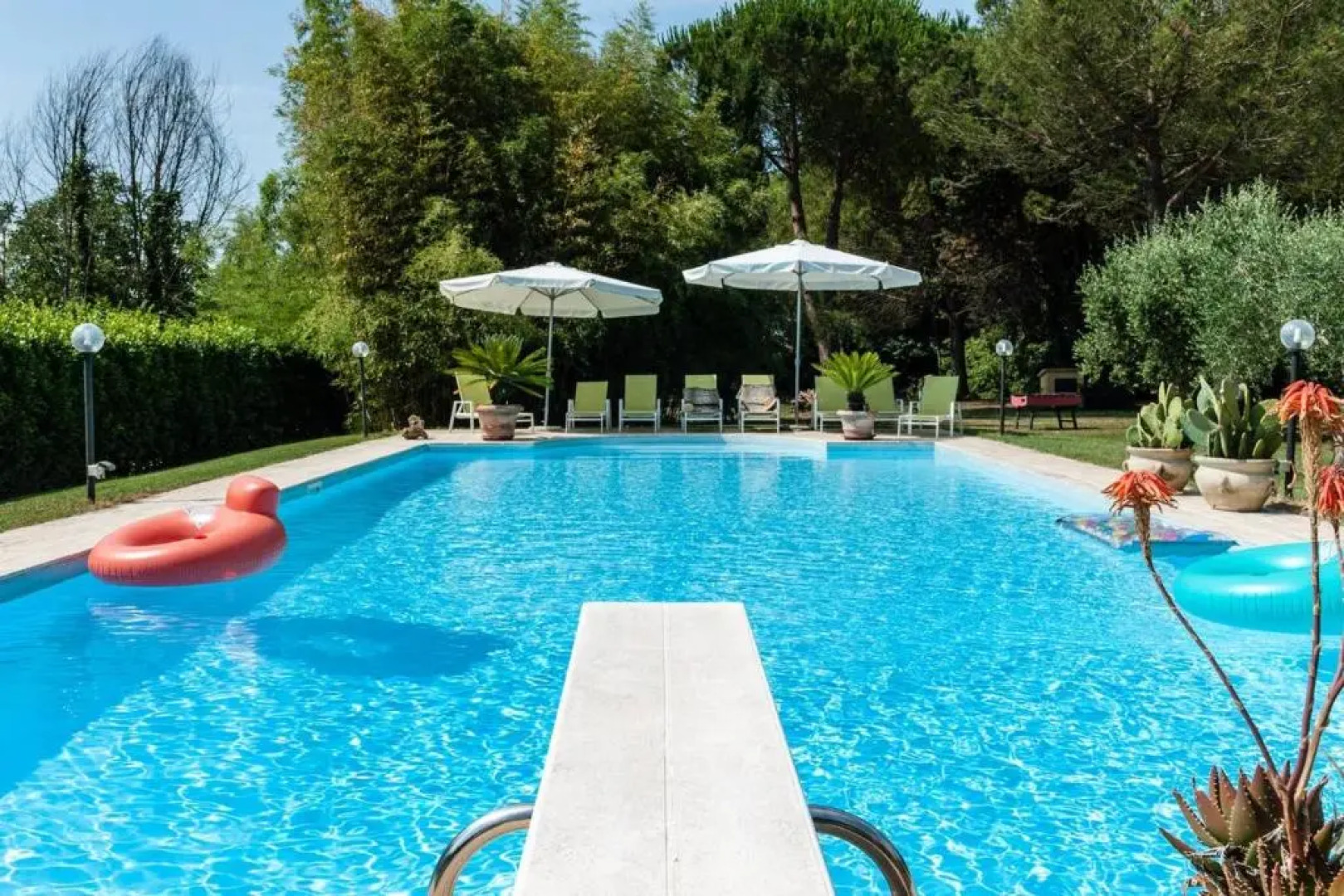 One bedroom villa with shared pool enclosed garden and wifi at Pisa
