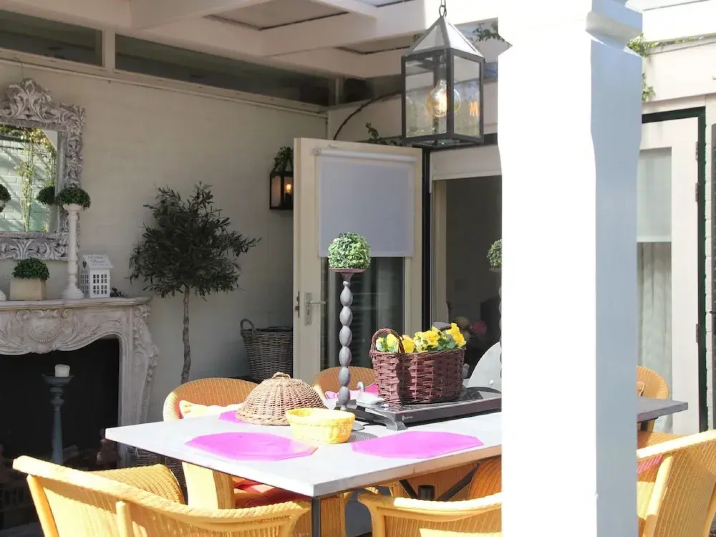 Welcoming Holiday Home in Heiloo with Sunlit Terrace