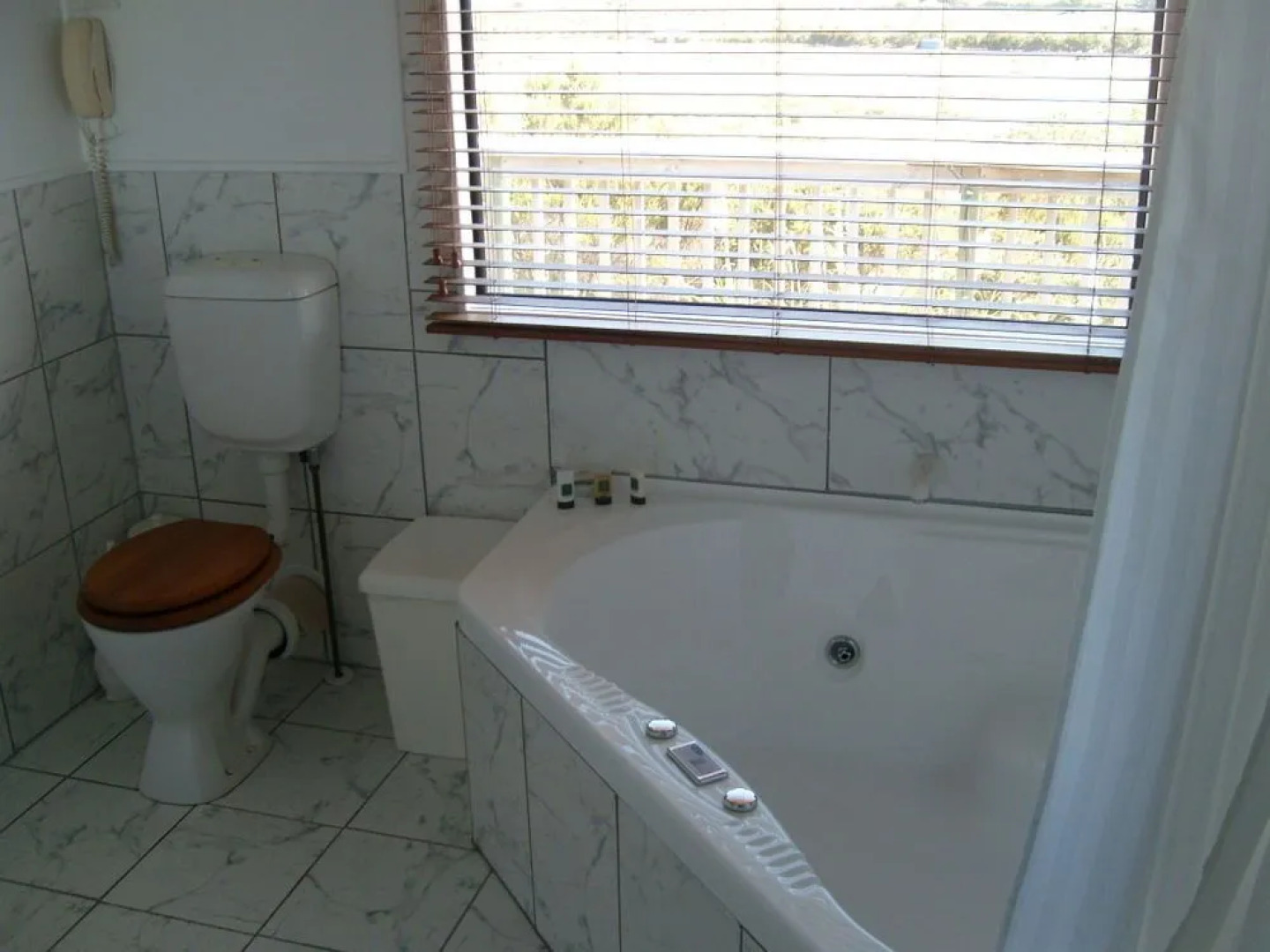 Luxurious B&B with Stunning Bayviews