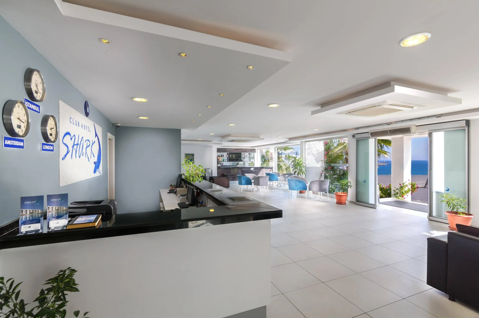 Shark Club Hotel