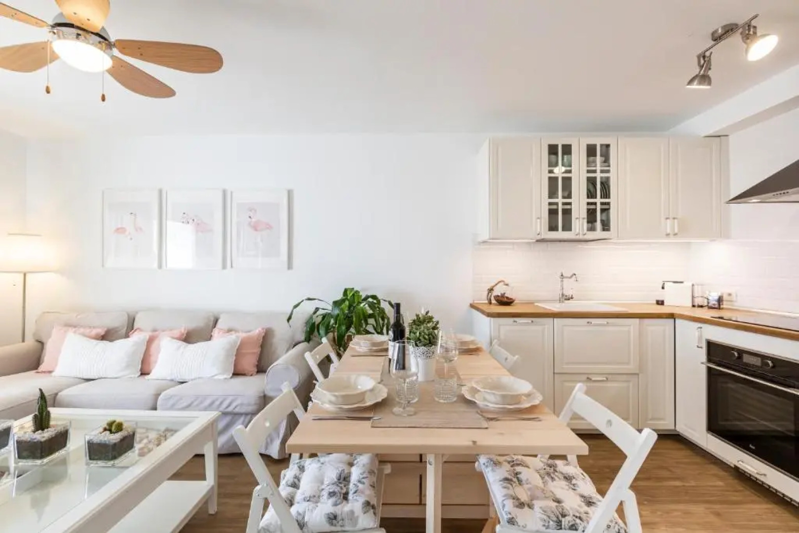 Flower Beach Suite 20