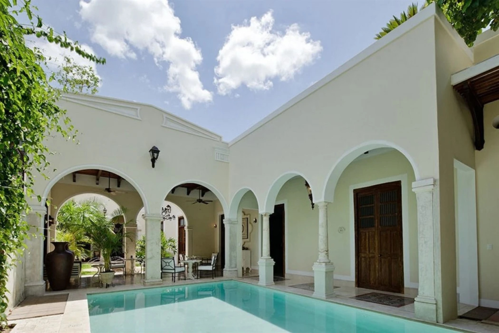 Casa Lecanda Boutique Hotel