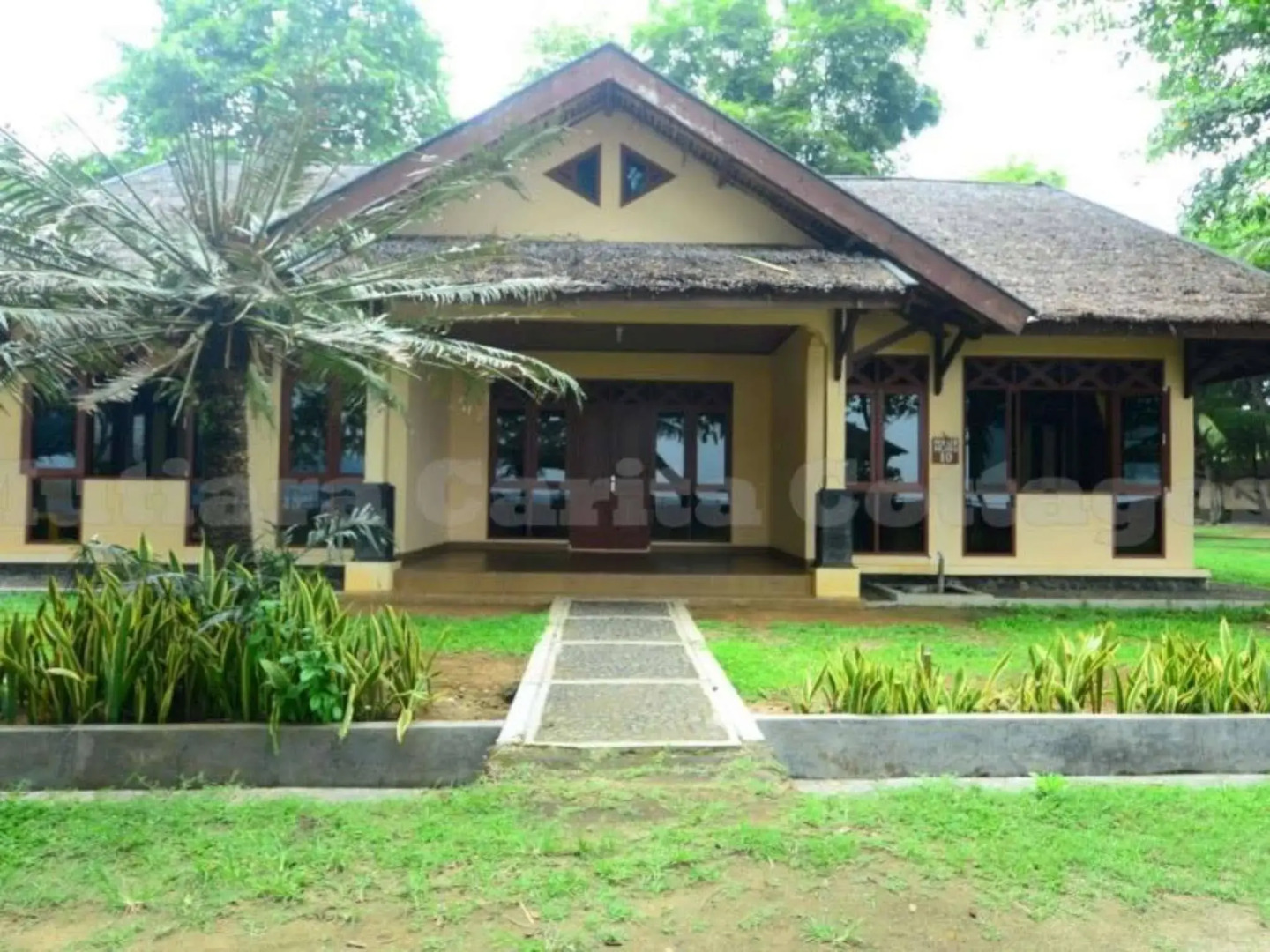 Mutiara Carita Cottages