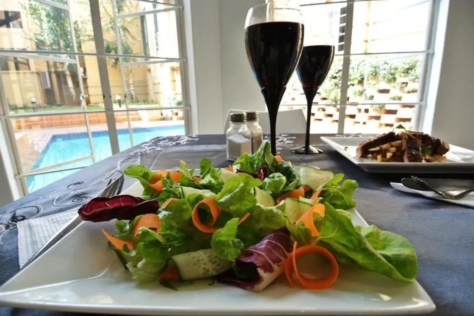 Airport Inn Executive Suites