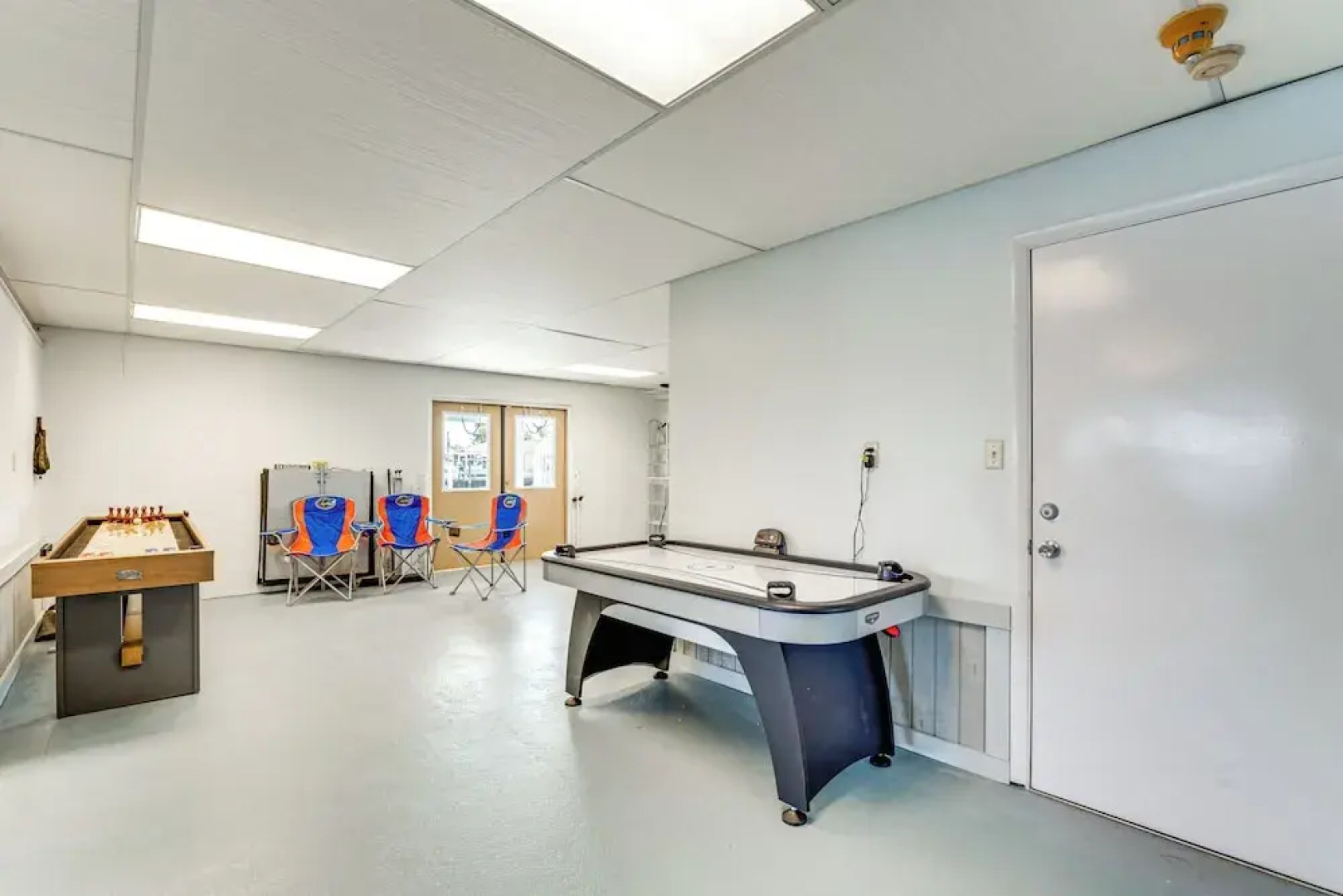 Waterfront Gem: Crystal River Family Home