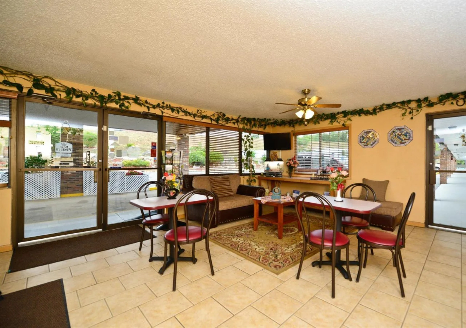 Village Inn of Hardy