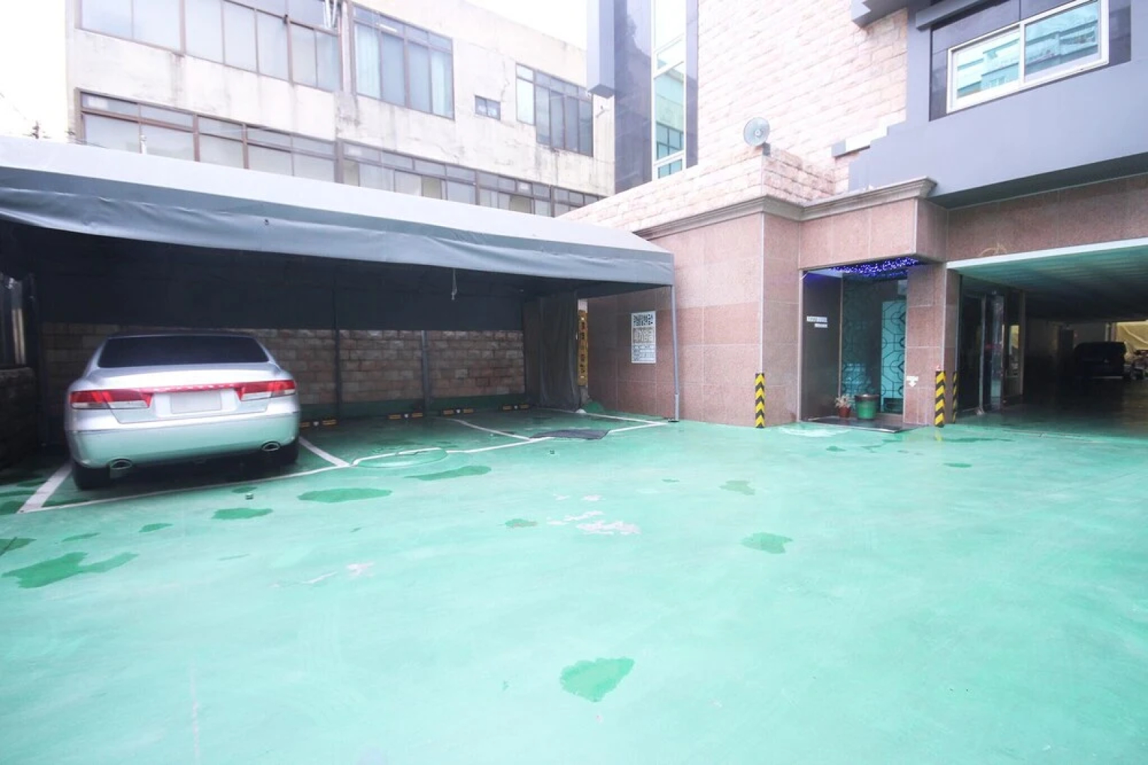 Gyeongsan Instar Hotel