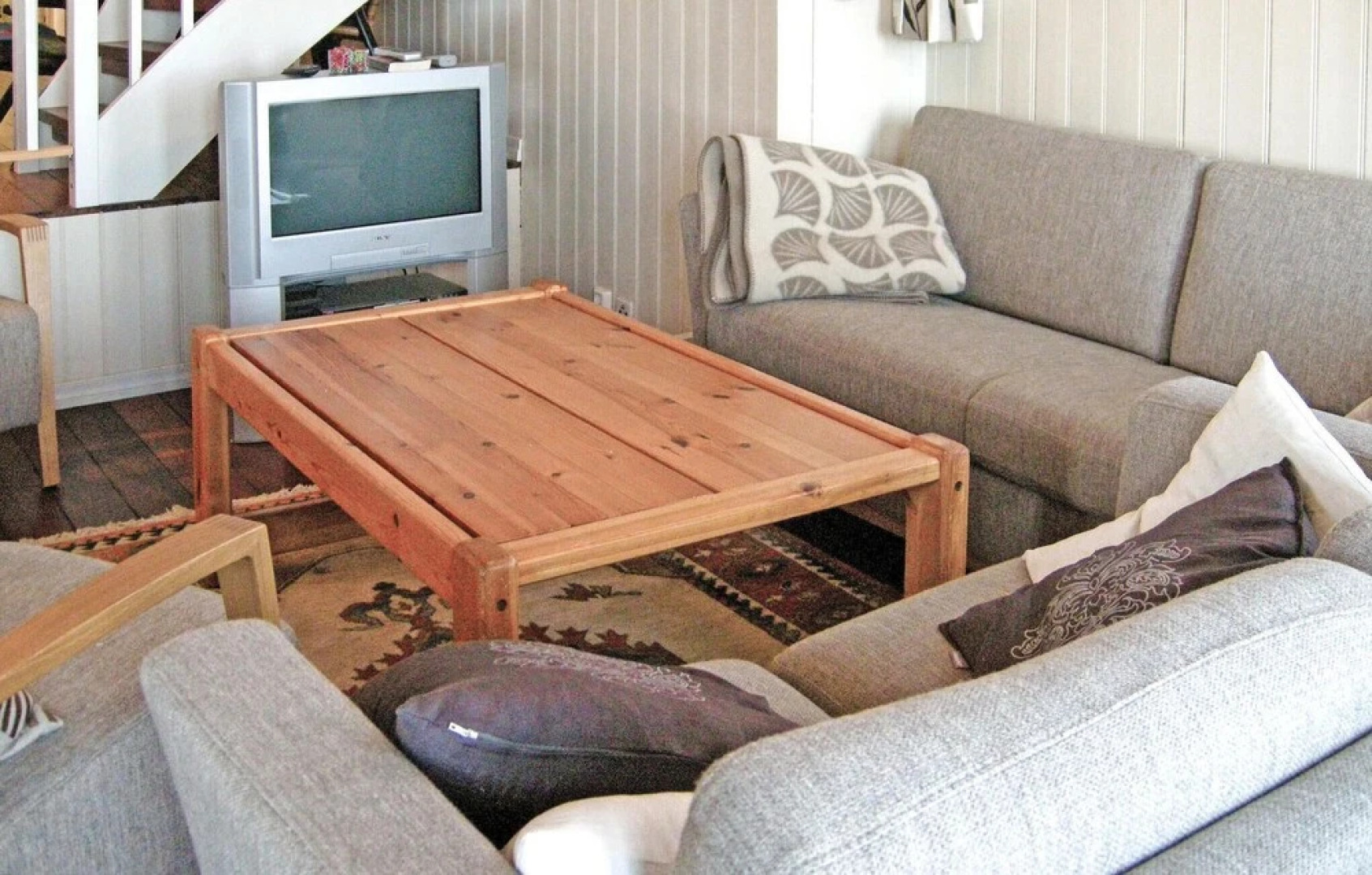 Nice Home in Bekkjarvik With 4 Bedrooms and Wifi