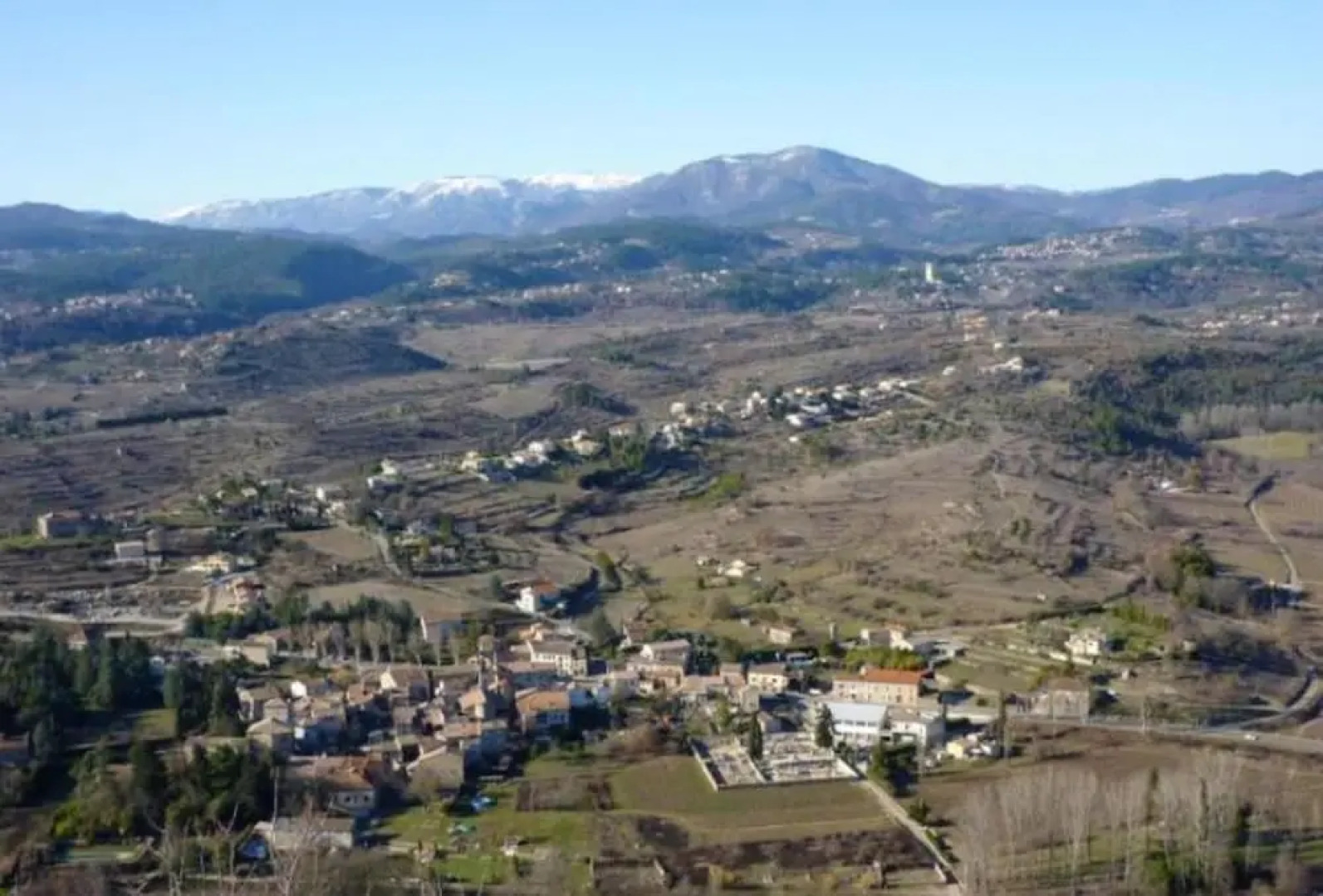 House With 3 Bedrooms in Uzer, With Furnished Garden - 10 km From the