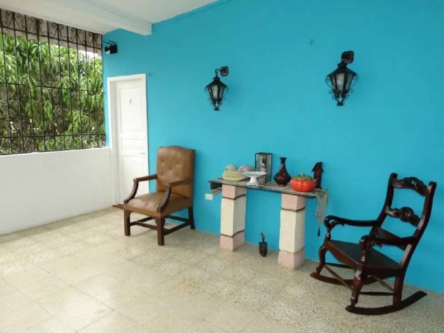 Chescos Hostel & Hotel