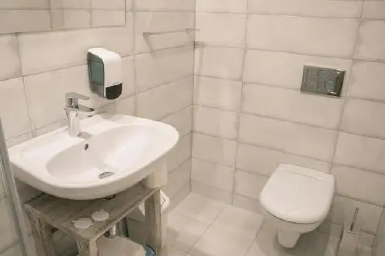 Fészek -Étel és Hotel-