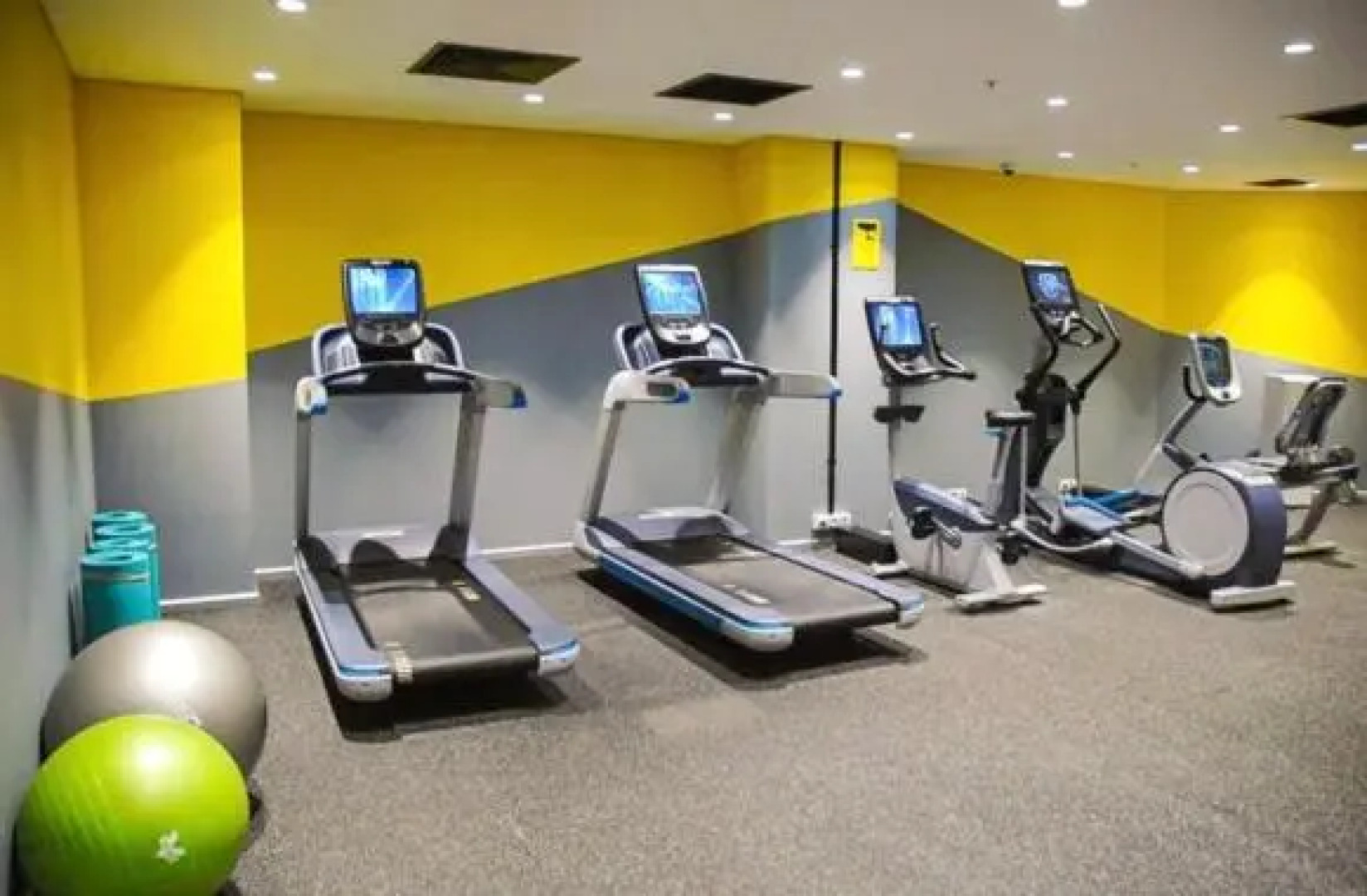 Luxury Residence in 5 star Hotel for Professionals