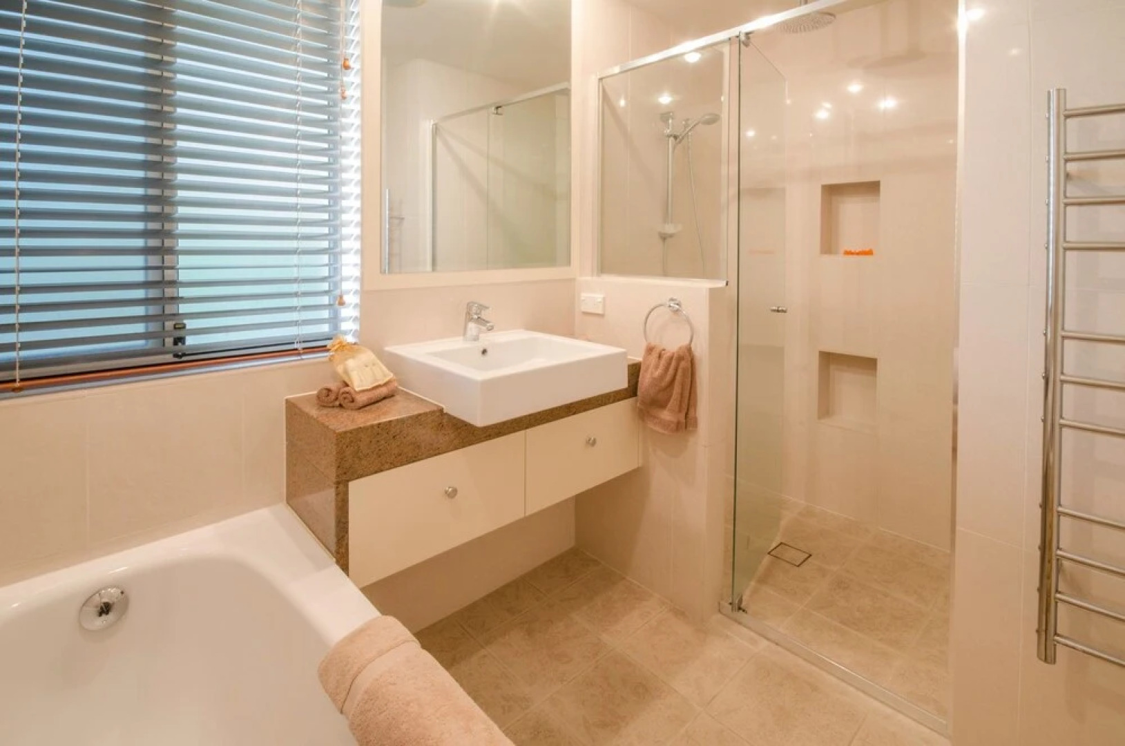 Ming Apartments #1 - 1/236 Marine Parade