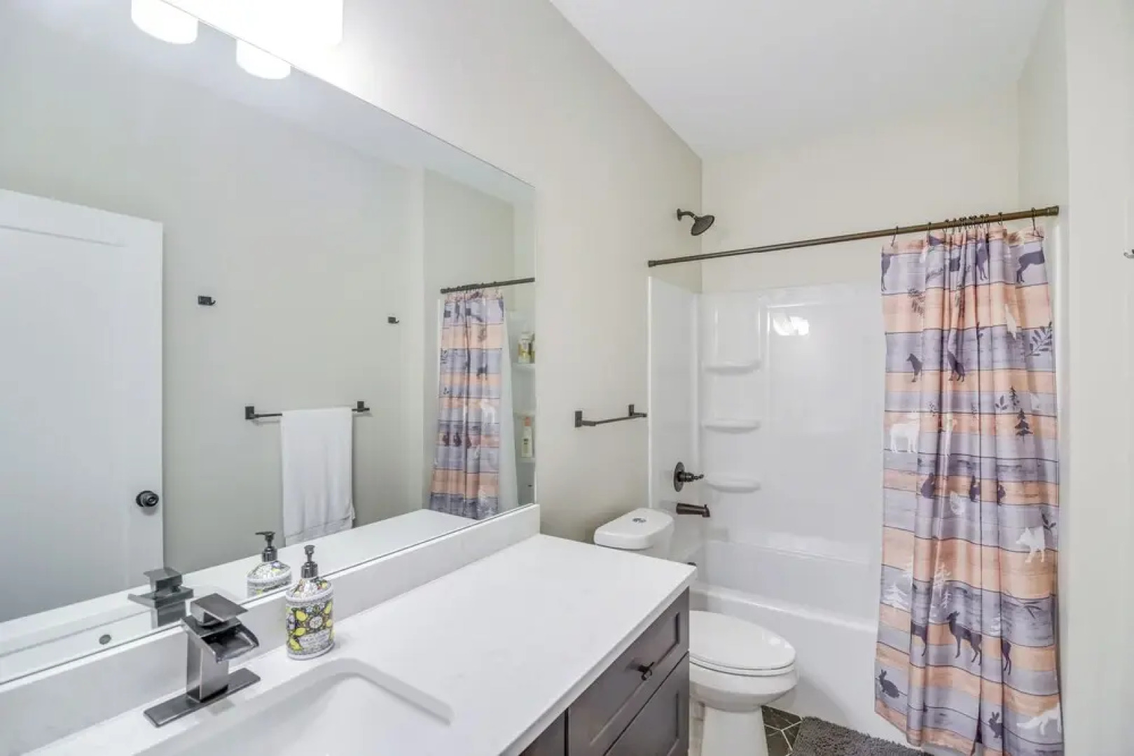 Ski-in/ski-out Granby Townhouse w/ Private Hot Tub