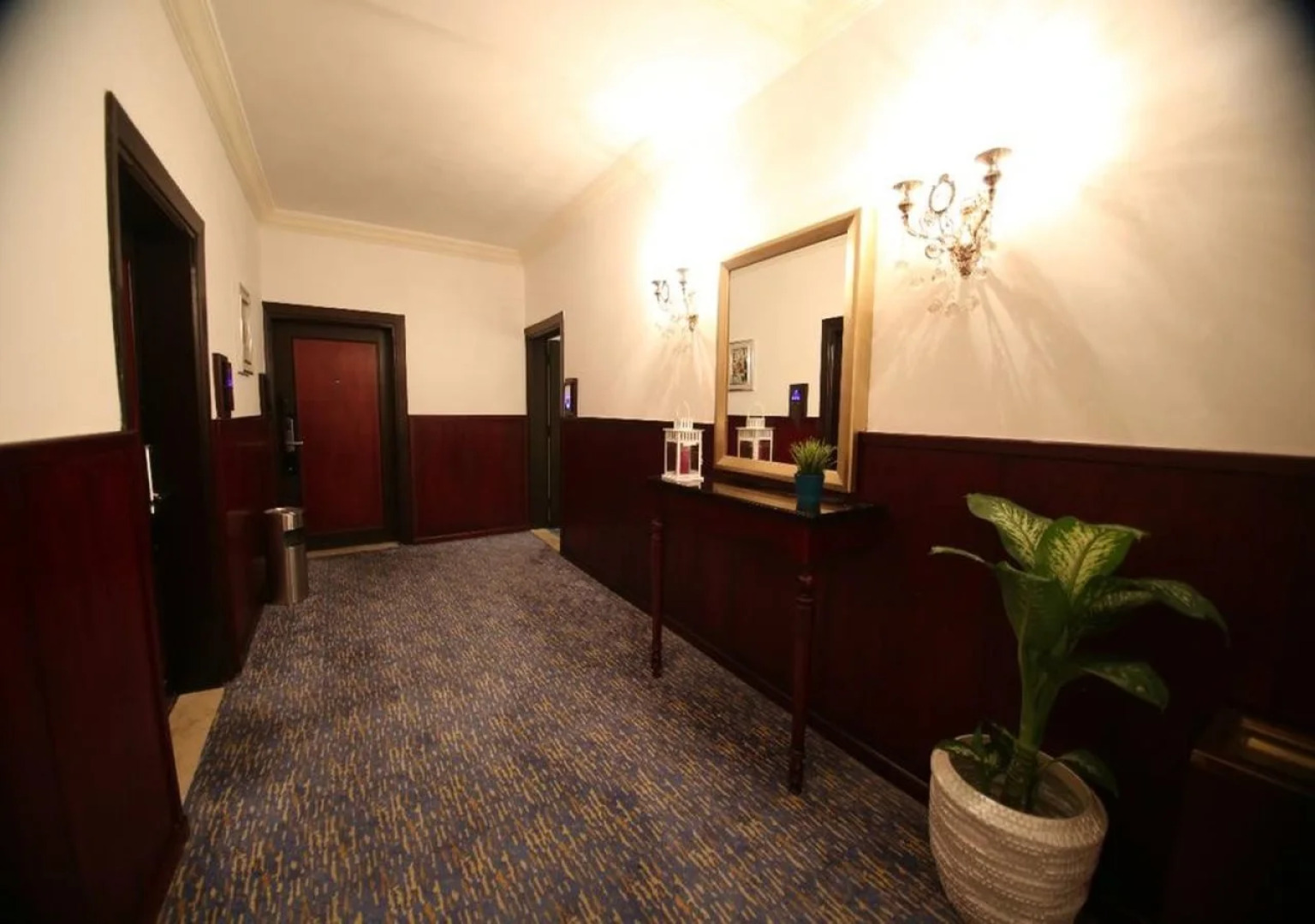 Elegant Suites Hotel