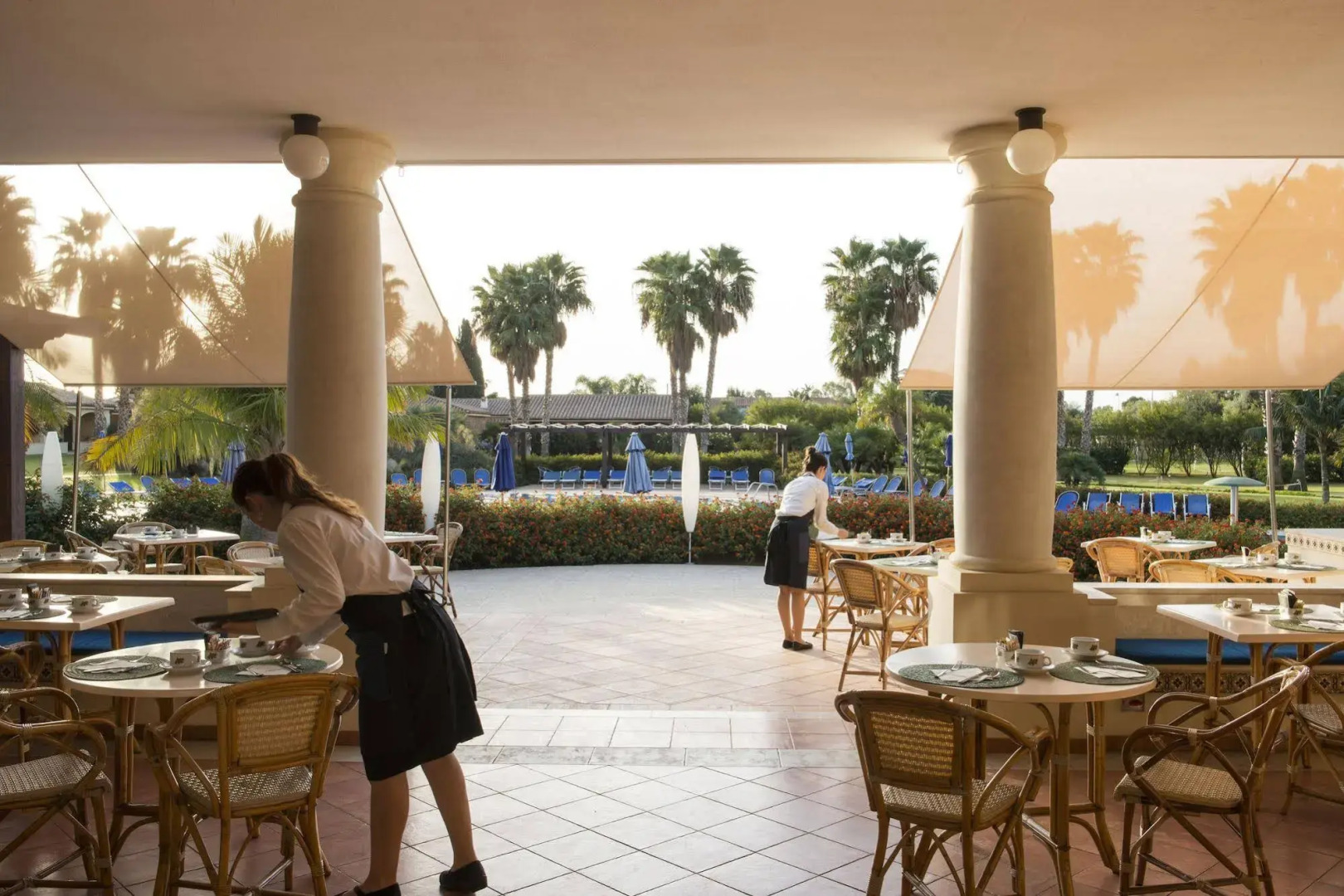 Lantana Resort Hotel & Apartments