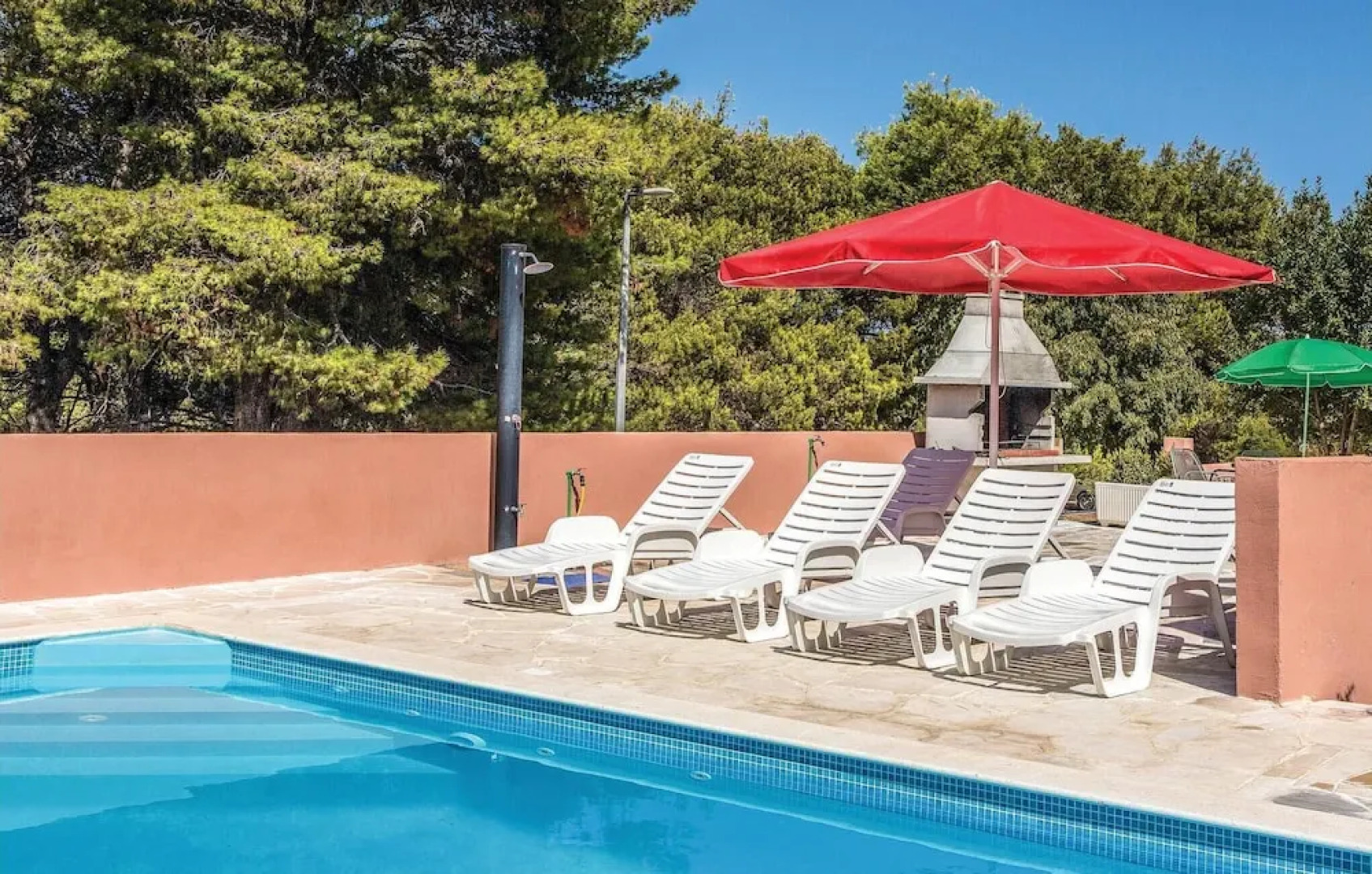 Awesome Home in Okrug Donji With Wifi and 6 Bedrooms