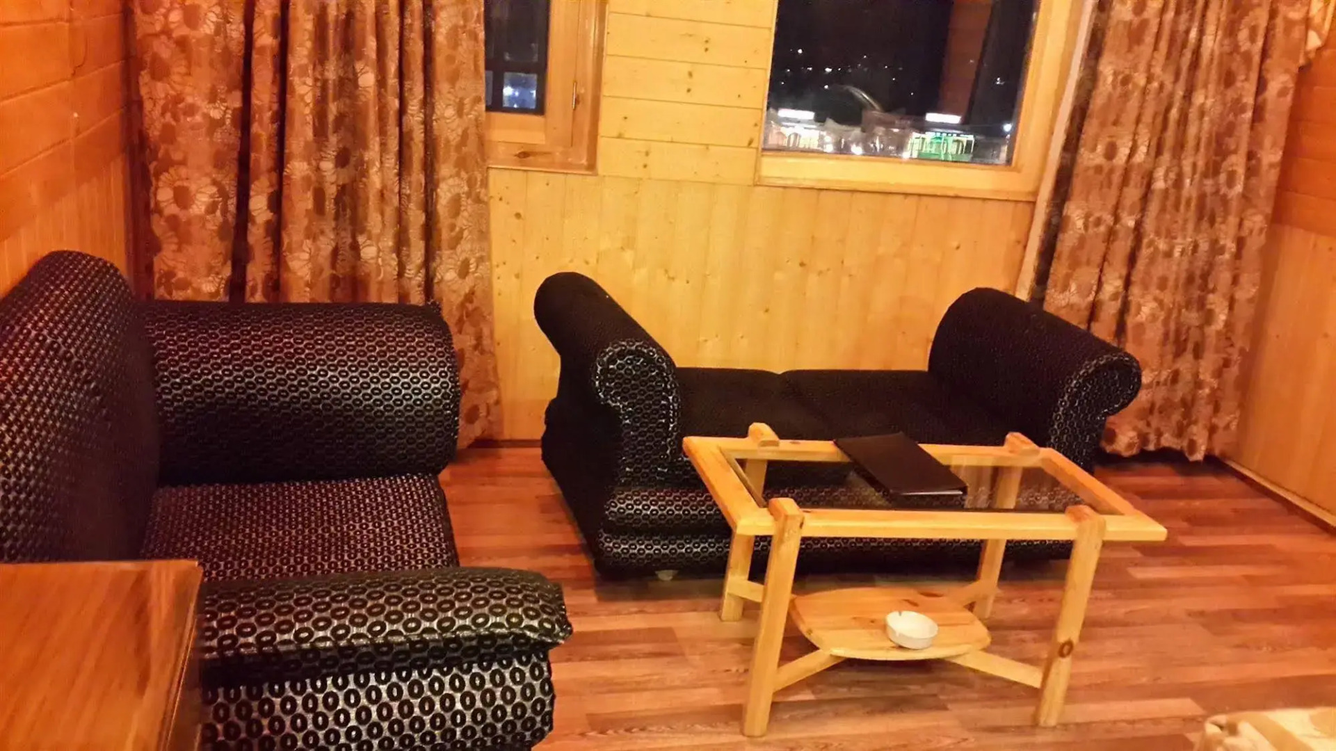 Shamyana Lodge and Restaurant