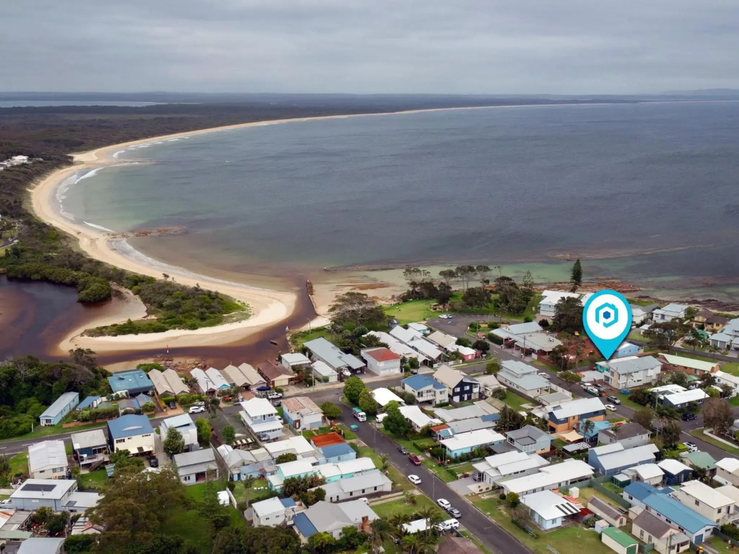 Sandy Feet Retreat - Pet Friendly - 1 Min Walk to Beach