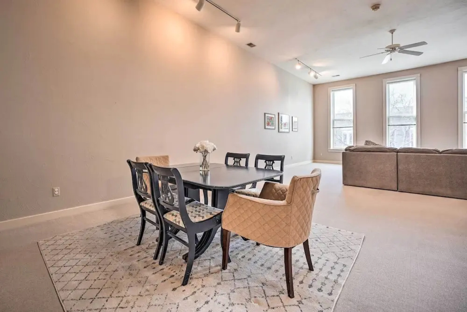 Charming Dtwn Holland Escape: Above Crust 54!