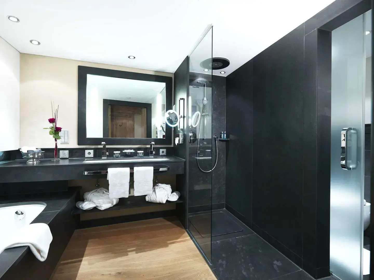 Interalpen-Hotel Tyrol GmbH