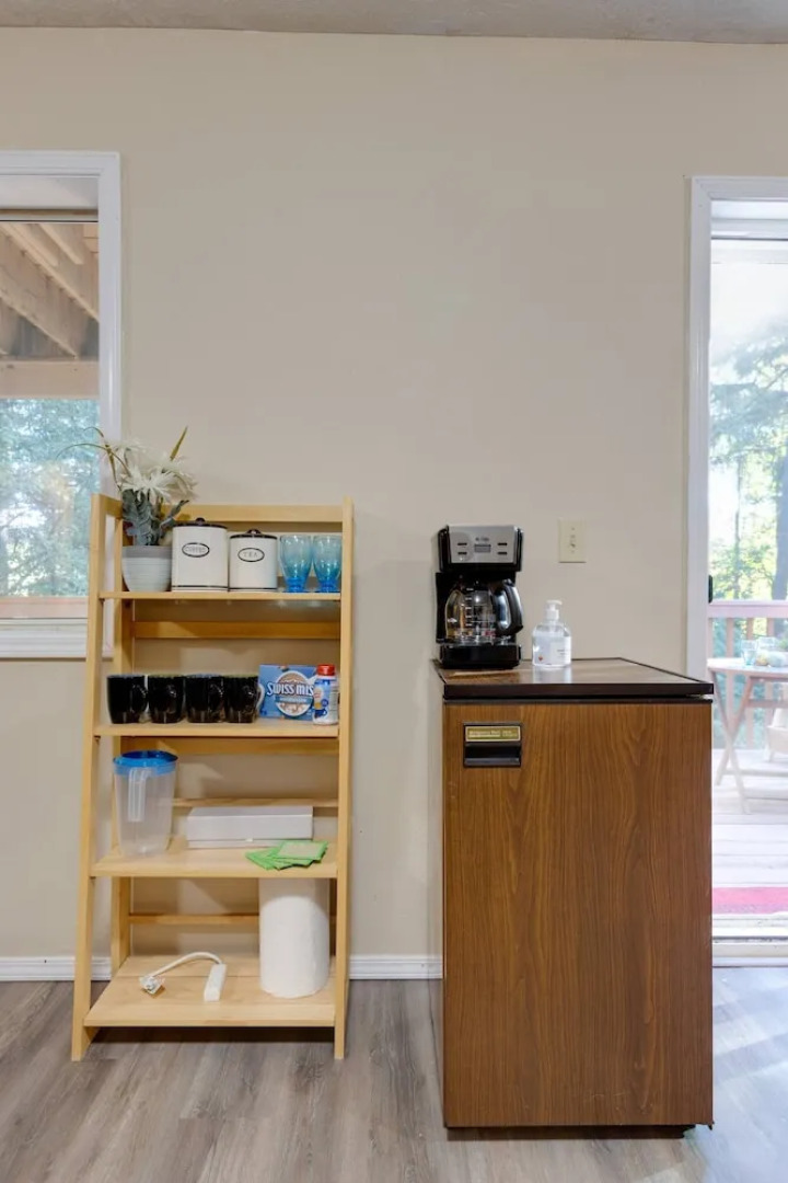 Oregon Jade Lodging- Spacious 2 Bedrooms, Ev Charger, Quite By Stream