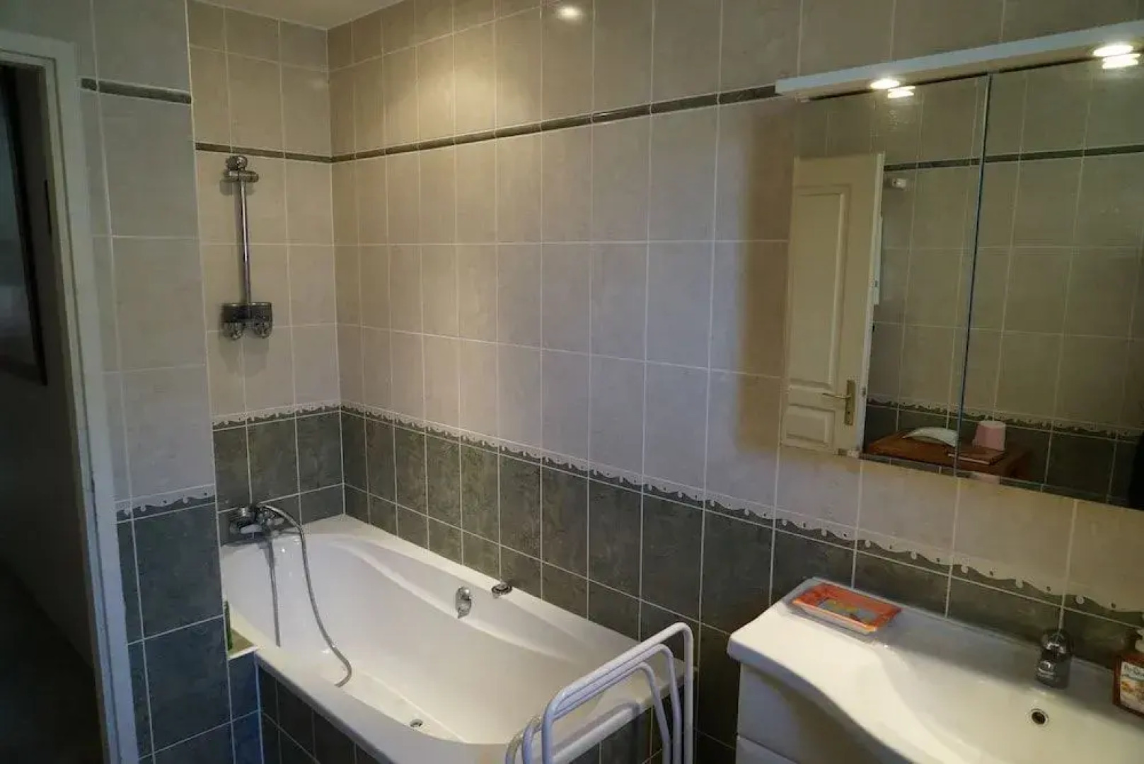 Chambre 2 Beziers Villeneuve