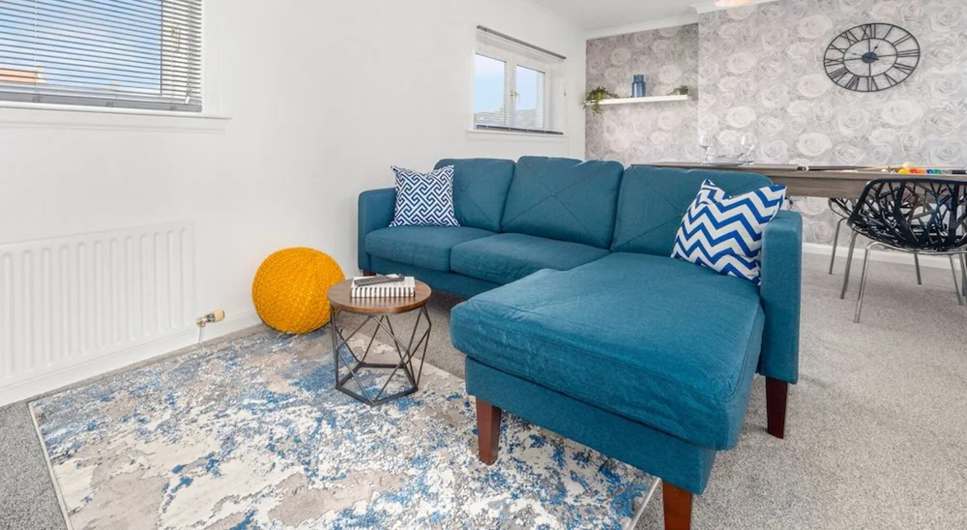 Three Bedroom Apartment by Klass Living Serviced Accommodation Coatbridge - Berwick Apartment With WiFi &Parking