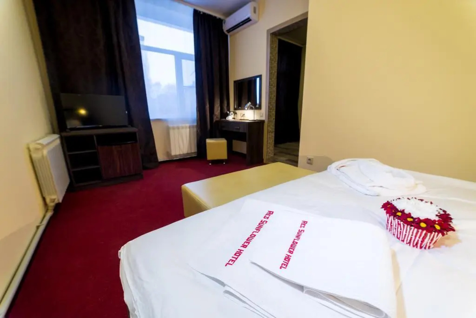 Красный Подсолнух