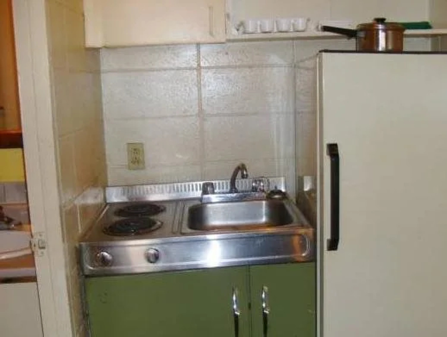 Queensway Court Motel