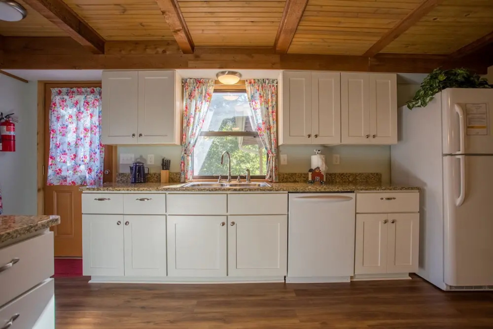 Henrys Hideaway by RedAwning