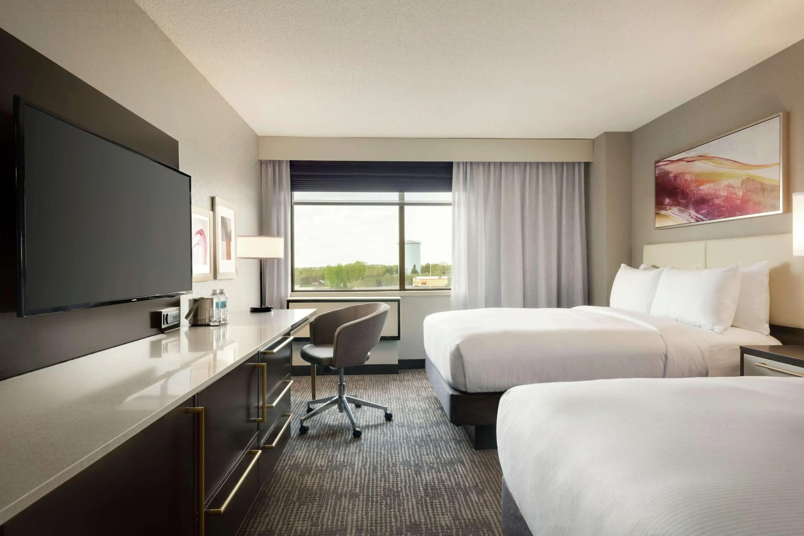 DoubleTree by Hilton St. Paul East