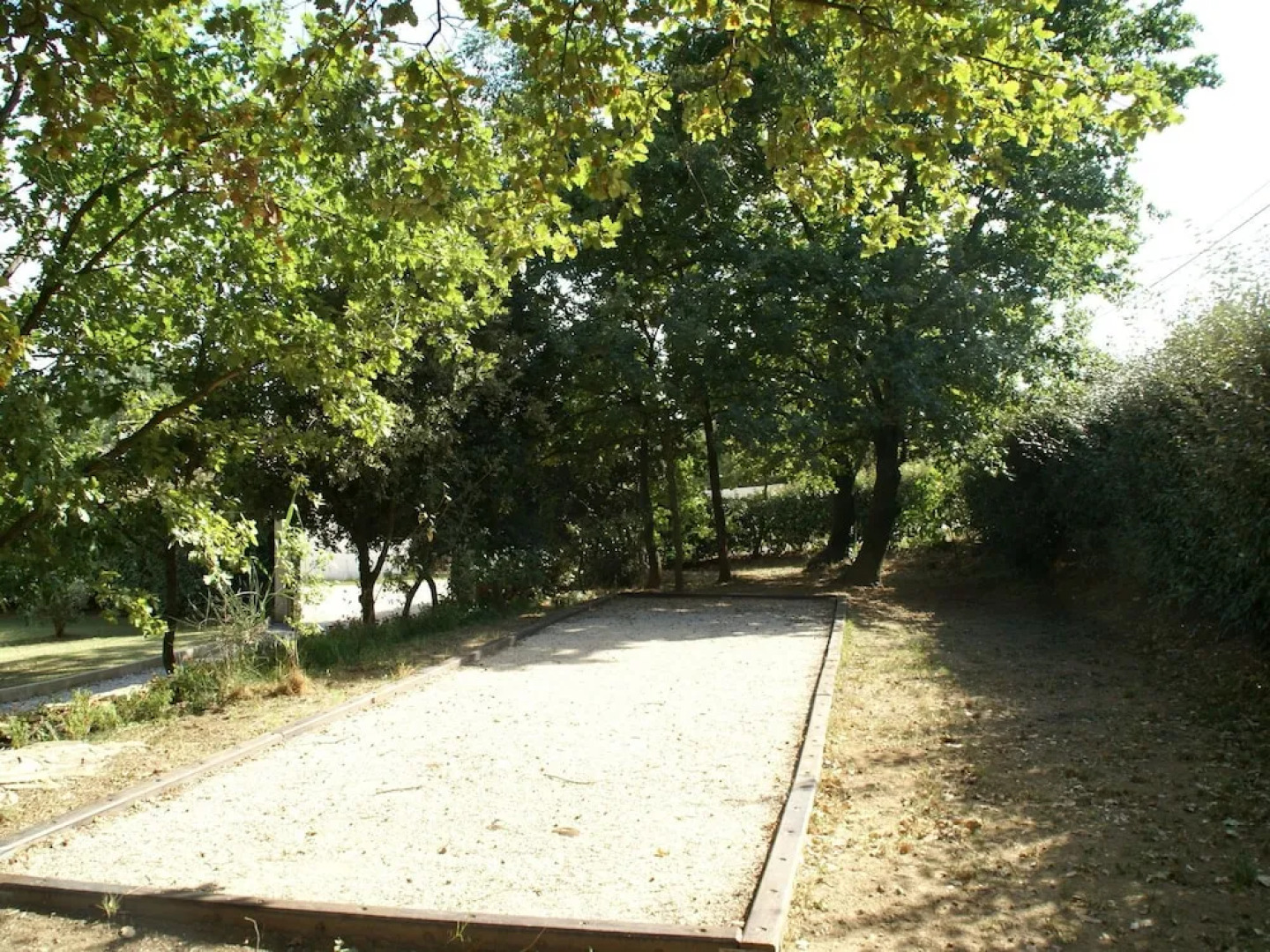 Recently Built Villa With Shared Swimming Pool Near the Village of Piolenc