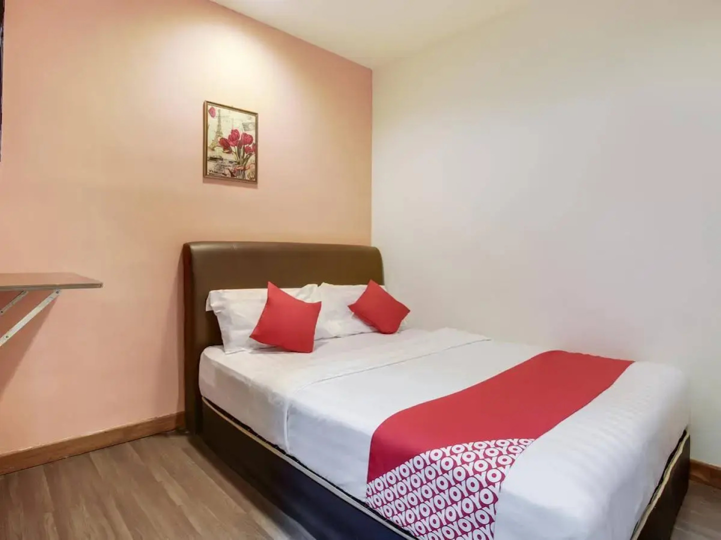 Hotel O Taj (seksyen 7)