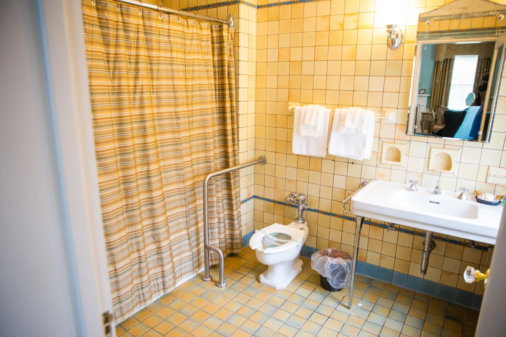 Providence Manor House Bed & Breakfast