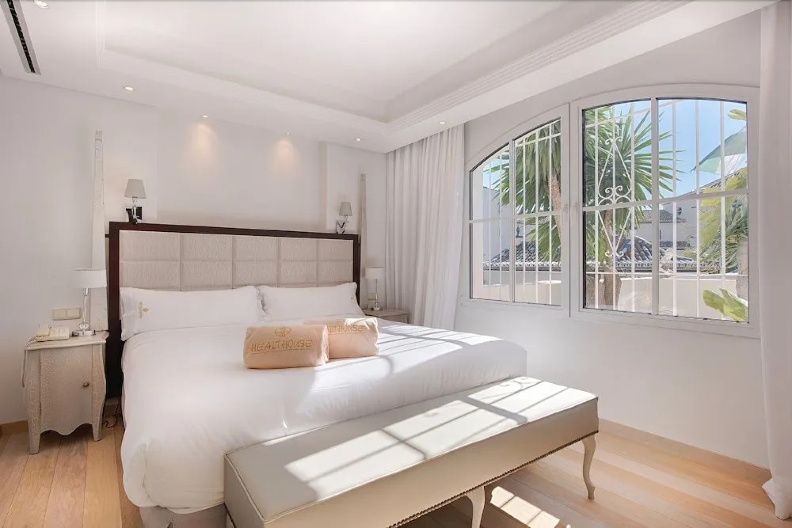 Las Dunas Suites & Apartments