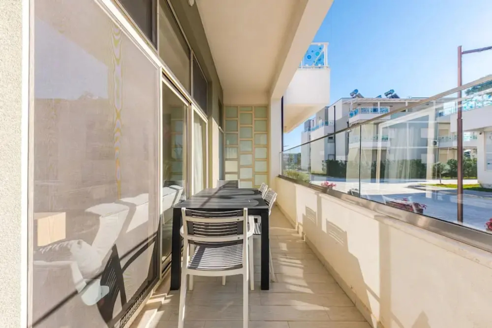 Spacious Apartment by the Beach - Tulipani