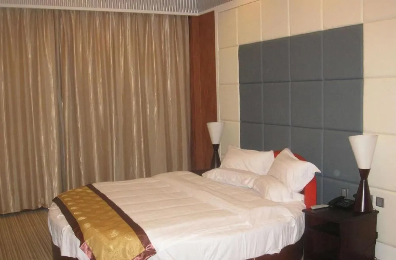 Huitong Business Hotel