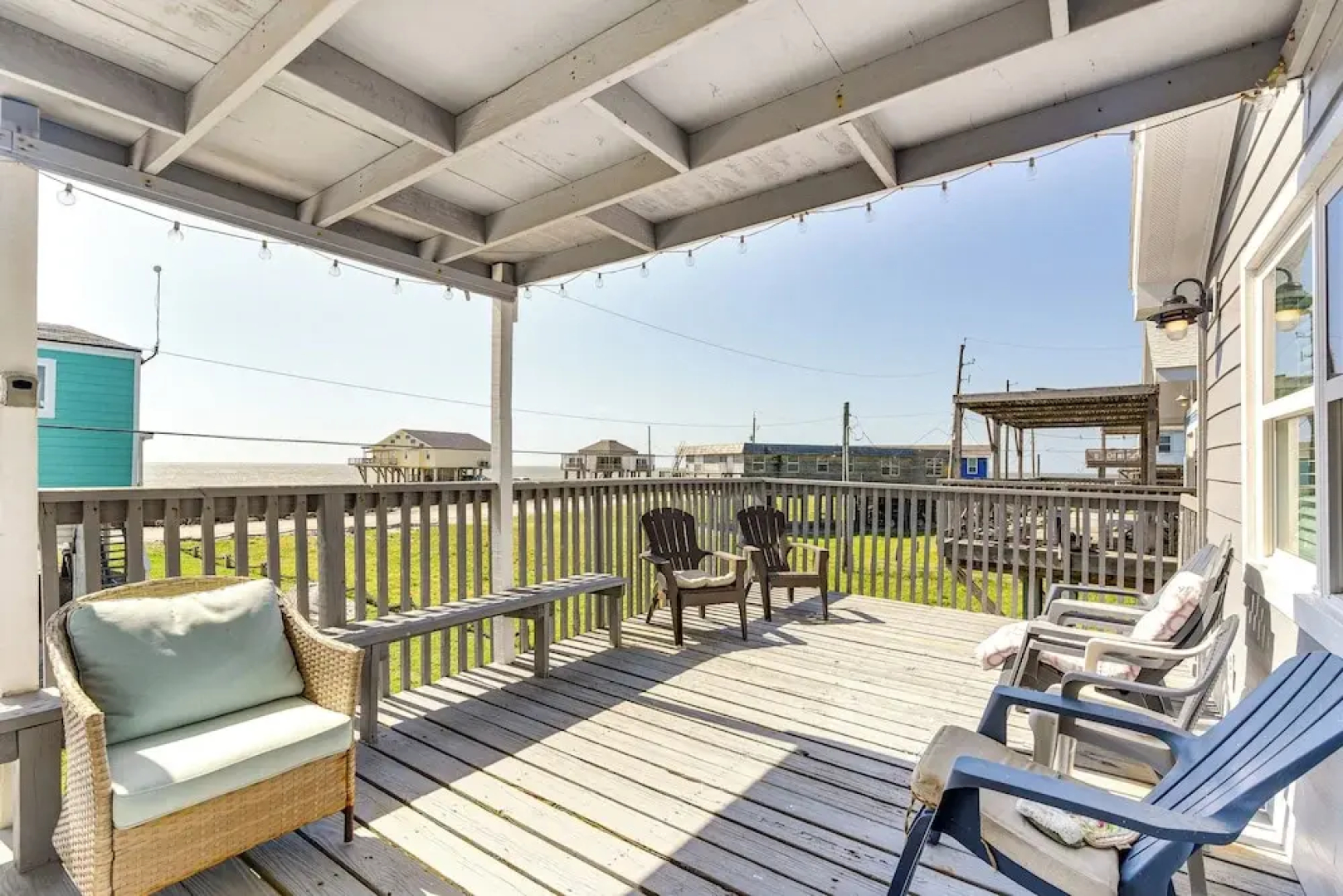 Walk to Beach: Family Getaway By San Luis Pass!