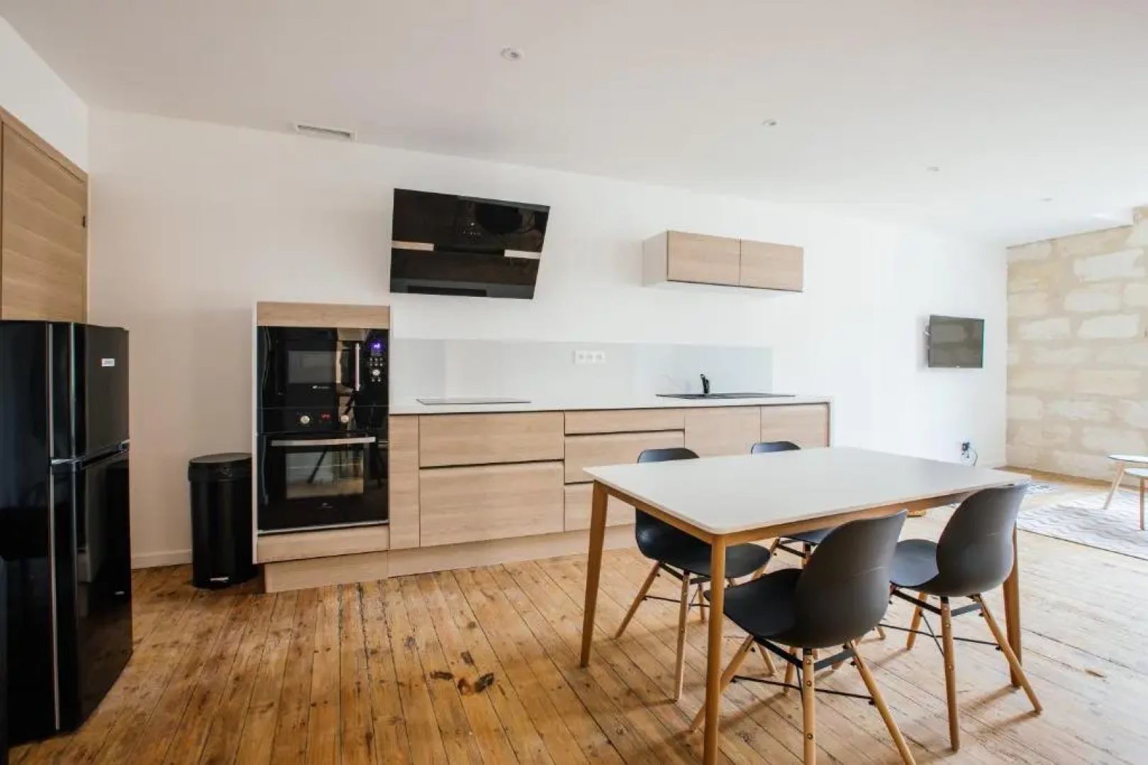 Appartement spacieux et lumineux avec climatisation Halle 1ER