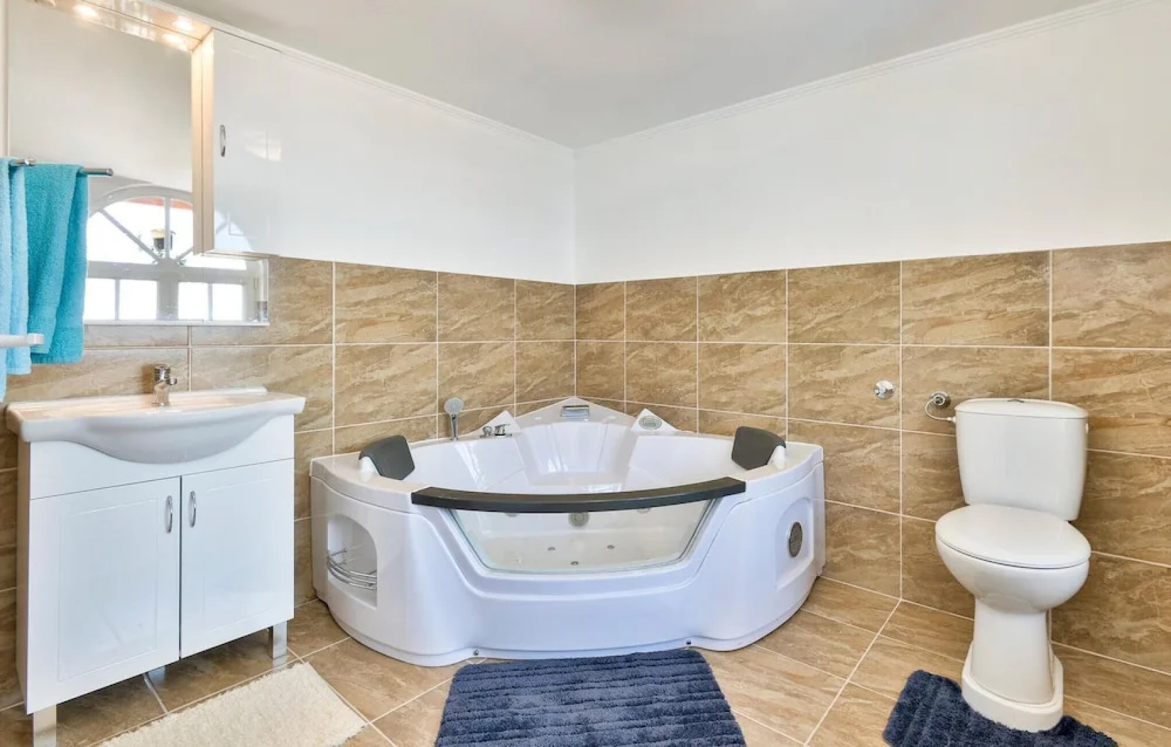 Awesome Home in Donja Zelina With 3 Bedrooms, Wifi and Outdoor Swimming Pool