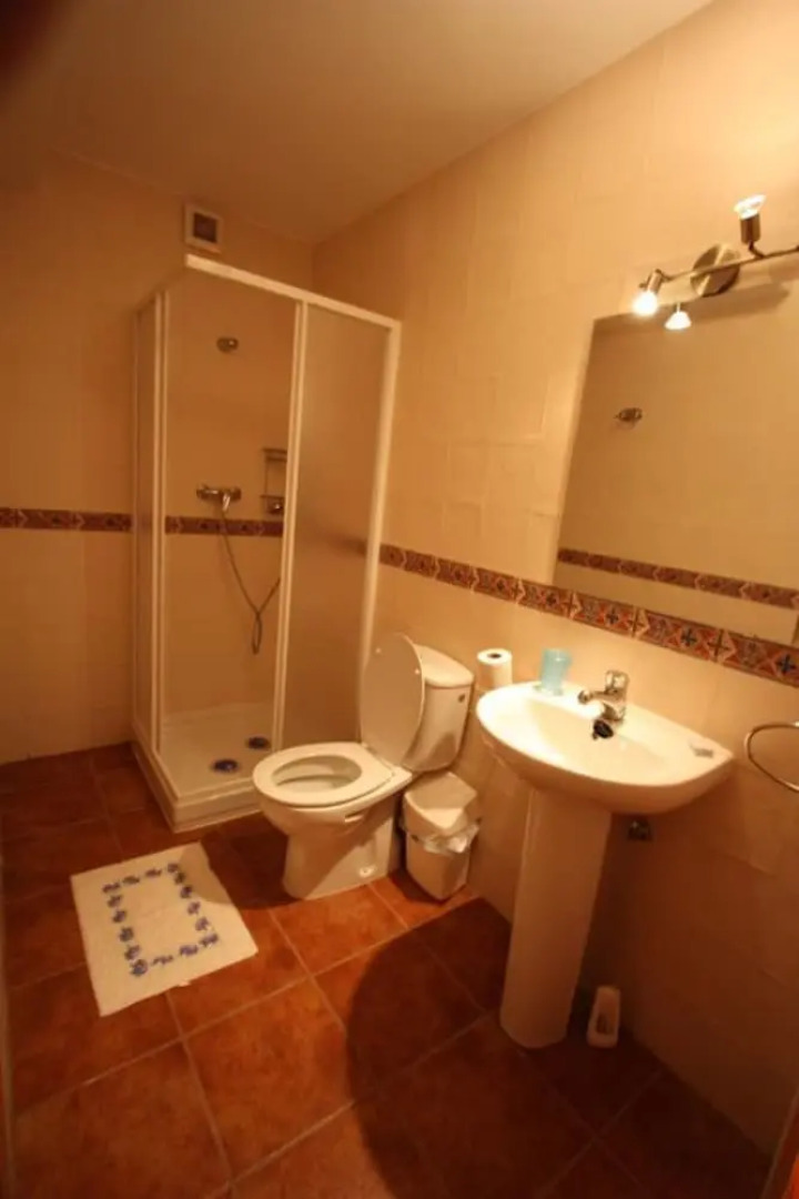 House - 5 Bedrooms - 107654