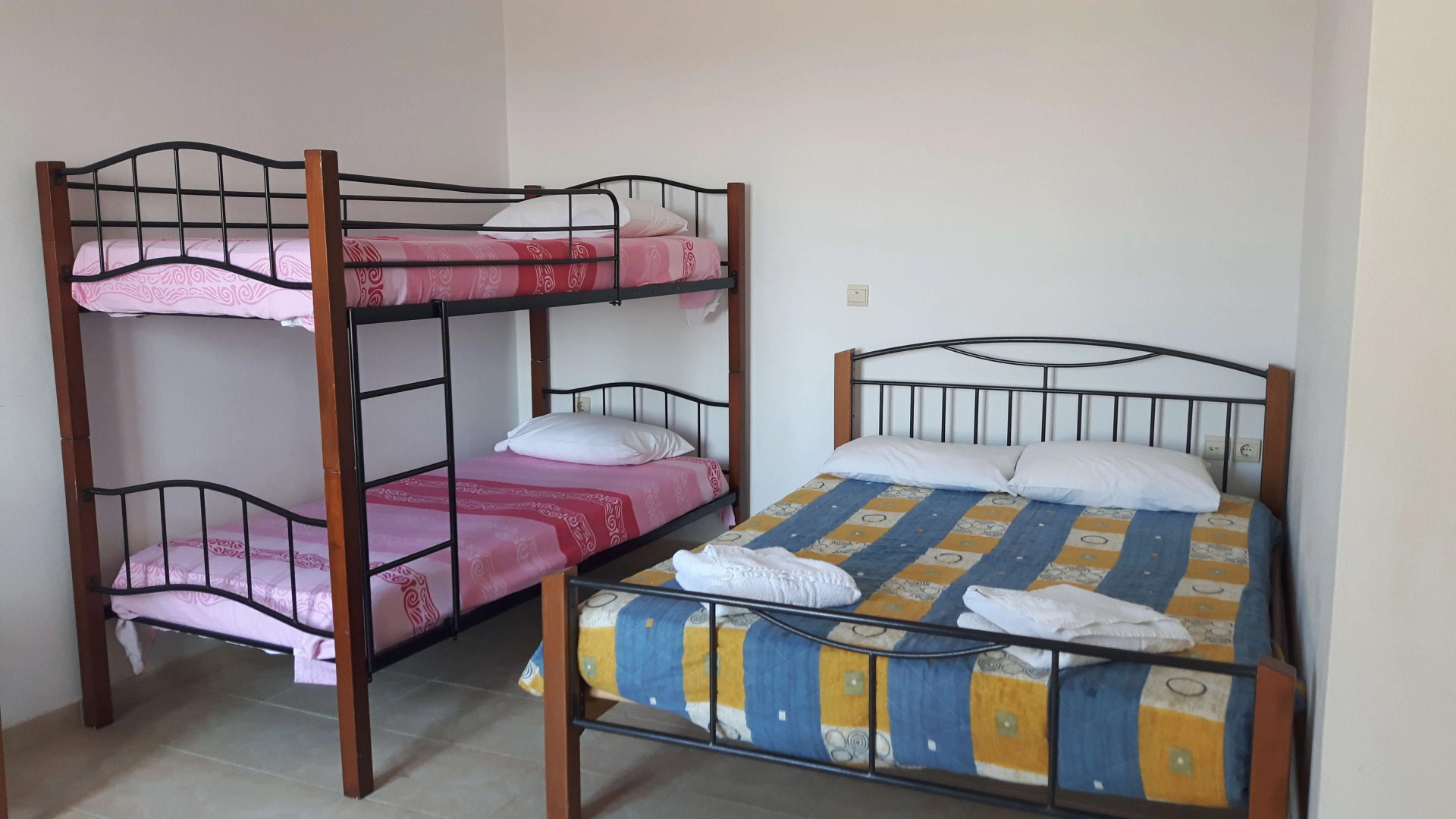 Depis Plaka Studios Naxos