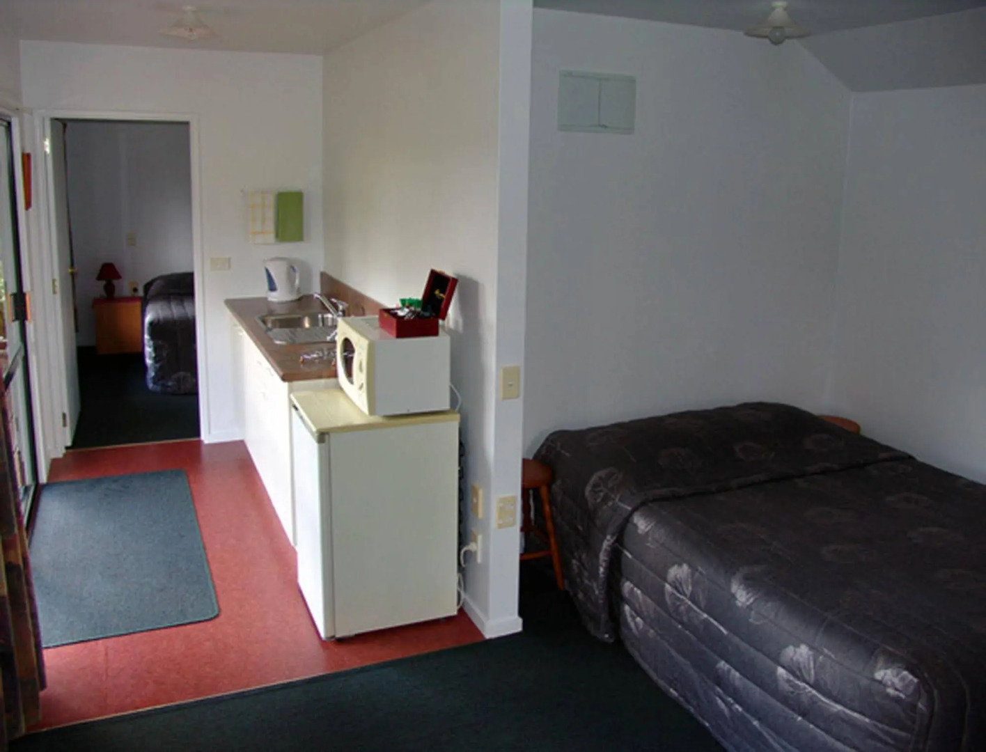 Lake Brunner Country Motel & Holiday Park