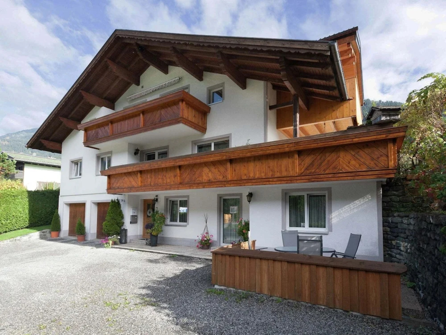 Deluxe Apartment in Sankt Gallenkirch With Mountain View