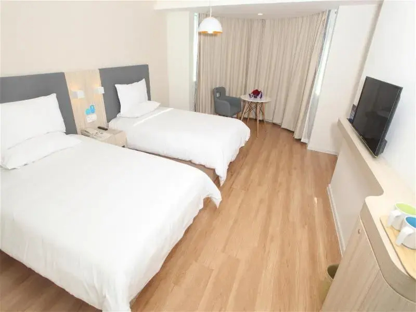 Hanting Express (Beijing Railway Station Front Squ